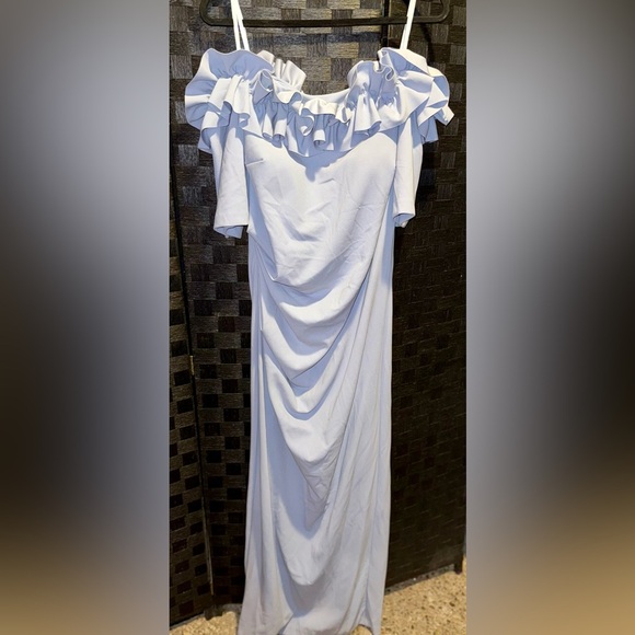 🌟 XSCAPE Ruffle Off-Shoulder Gown | Size 16W | Soft Blue Elegance - Picture 4 of 7